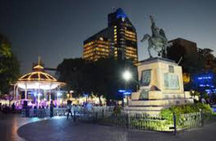 Las Mejores Gastronomías y Hospedajes en Santiago