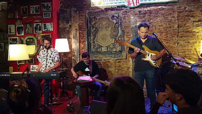 HNM, Chacabuco 3627, B7600 Mar del Plata, Provincia de Buenos Aires