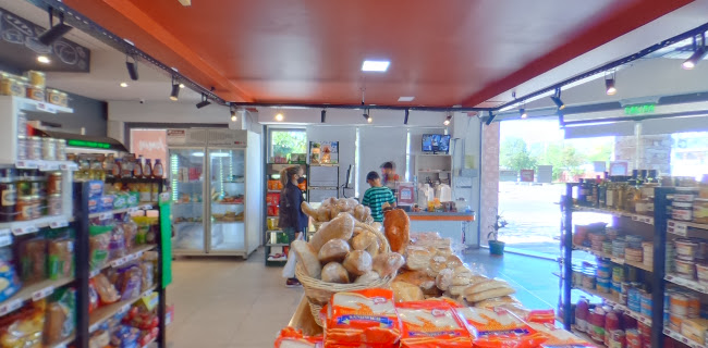 Av. José Quiroga, Carlos Washington Lencinas y, M5600 San Rafael, Mendoza