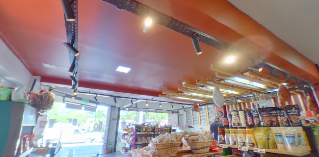 Comentarii opinii despre Fiambrería La Casona