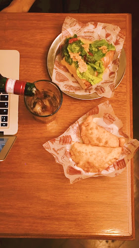 Opinii despre La Bodeguita de Pichincha în Rosario - Gastronomía y hostelería