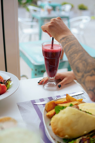 Opinii despre Cousteau Café în Mar del Plata - Gastronomía y hostelería