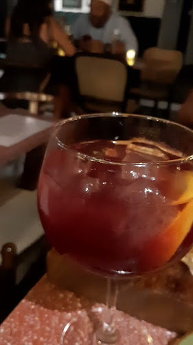 Opinii despre Intro Café Bar în miraflores - Gastronomía y hostelería