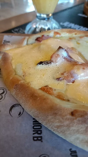 Opinii despre Junior B în Comodoro Rivadavia - Gastronomía y hostelería