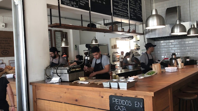 Panadería El Pan De La Chola - Gastronomía y hostelería