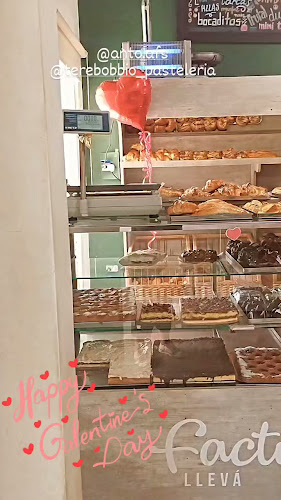 Opinii despre Panadería y Pastelería de Tere Bobbio în Santa Fe de la Vera Cruz - Gastronomía y hostelería