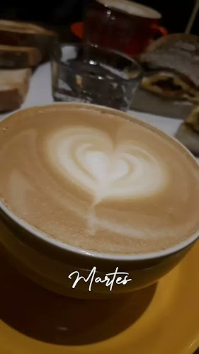 Comentarii opinii despre El Nazareno: Fábrica Familiar de Alfajores y Especialidades.