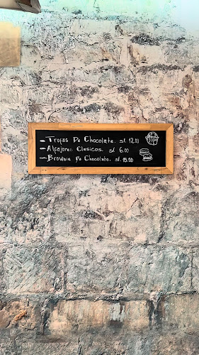 Av. Comandante Espinar 866, Miraflores 15074, Perú