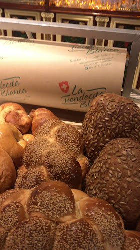 Opinii despre La Tiendecita Blanca în miraflores - Gastronomía y hostelería