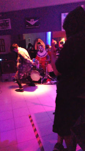 Comentarii opinii despre Oktubre Drugstore Bar