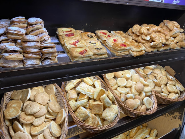 Opinii despre PANADERÍA & CONFITERÍA MALVINAS ARGENTINAS în Godoy Cruz - Gastronomía y hostelería