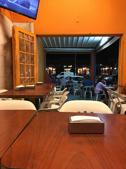 La Aurora Sanguchería