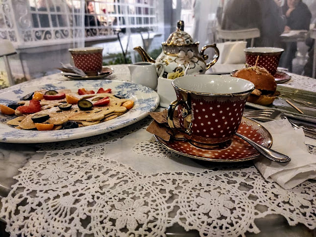 Las Bolena Tea Room & Restaurant