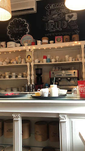 Comentarii opinii despre Amelie Petit Café