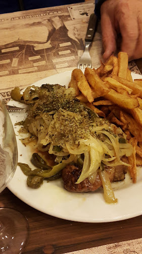 Centro Comercial, Av. de los Lagos 7010, B1648 Tigre, Provincia de Buenos Aires