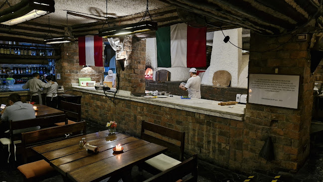 Antica Pizzería - San Isidro