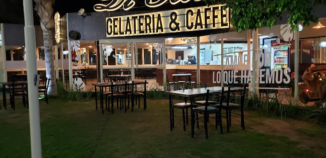 Heladería y Cafetería Di Roma Acceso