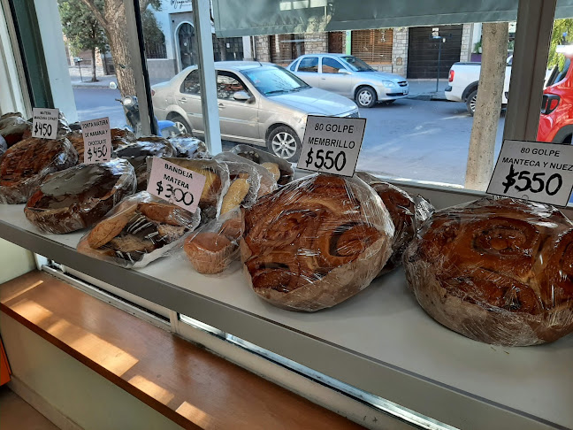 Comentarii opinii despre Panaderia y Confiteria la Nacion