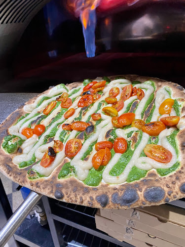 Artesanos Pizza Napoletana