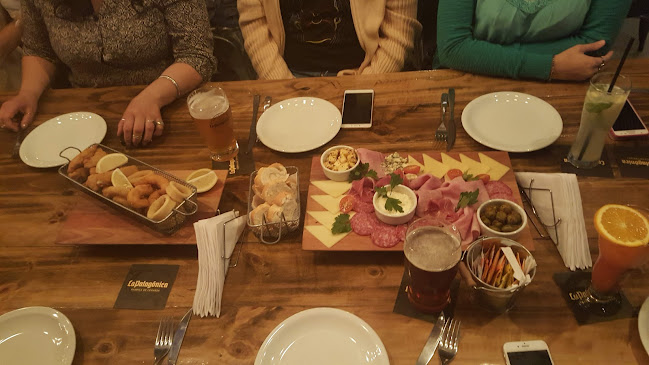 Av. Hipólito Yrigoyen 4088, U9000 Comodoro Rivadavia, Chubut