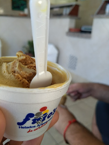 Comentarii opinii despre Frío's Heladerías San Juan y Gascón