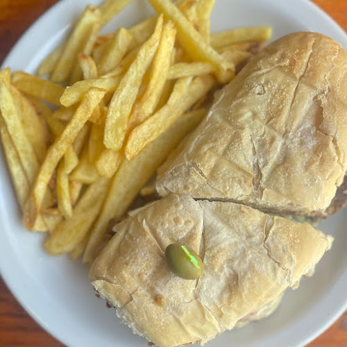 San Jerónimo 111, X5000AGC Córdoba