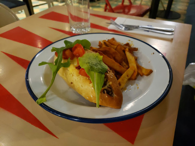 Boulevard, Pérez Cuesta, M5521 Mendoza