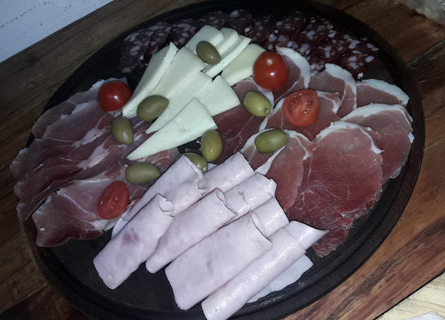 Vikingos pooll restobar