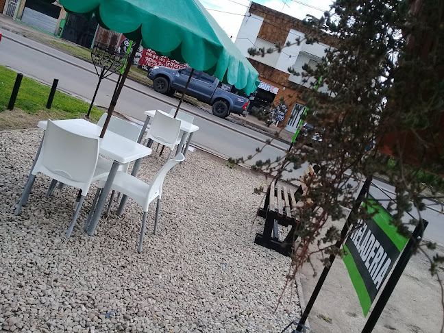 Opinii despre HELADERIA EZENINA în Los Hornos - Gastronomía y hostelería