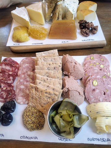 López May, Pulpería