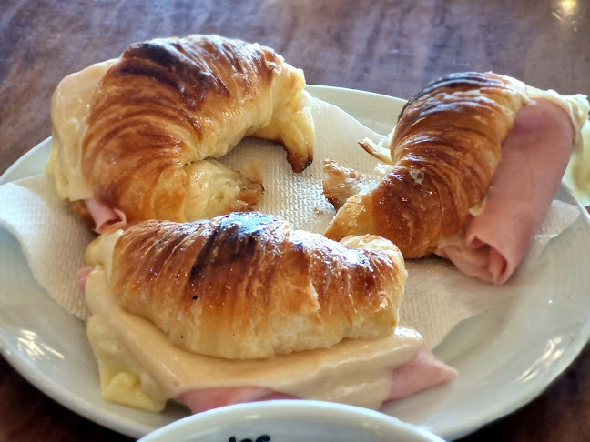 Tante Sara Café & Restó