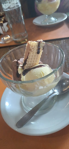 Comentarii opinii despre Ernestina