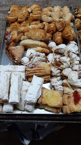 Opinii despre Panadería y Confitería Avenida în San Nicolás de Los Arroyos - Gastronomía y hostelería