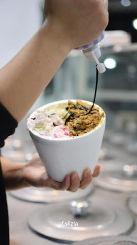 Comentarii opinii despre Heladería y Confitería "Venezia"