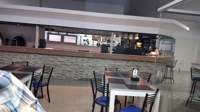 Nairobi Resto Bar - Gral. Pico