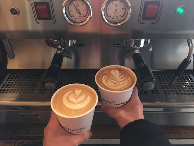 Av. Belgrano 992, A4400 Salta