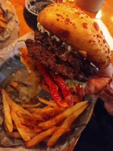 Av. Eugenia Tapia de Cruz 843, B1625 Belén de Escobar, Provincia de Buenos Aires