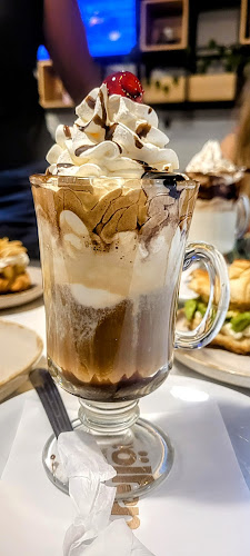 Wollen Heladeria y Cafeteria