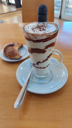 C. 24 esquina 11, L6360 Gral. Pico, La Pampa