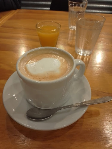 Opinii despre Bartolomeo-Coffee Resto Bar în Salta - Gastronomía y hostelería