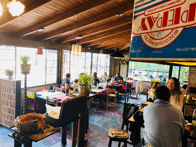 Av. Eva Perón 8496, S2008QKN Rosario, Santa Fe