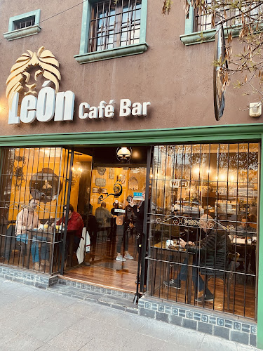 León Café Bar