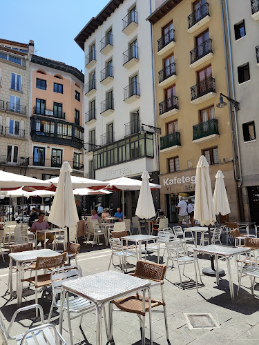 Comentarii opinii despre Café Iruña