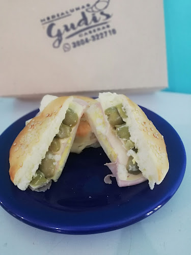 Comentarii opinii despre Gudis medialunas caseras