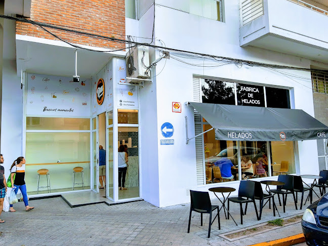 Salta 2499, S2000 Rosario, Santa Fe