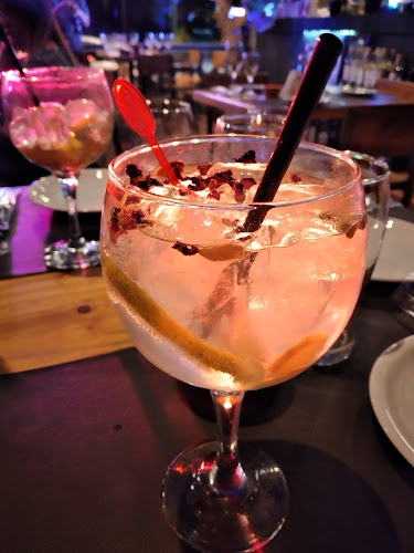 Opinii despre Cuero Santo în San Juan - Gastronomía y hostelería