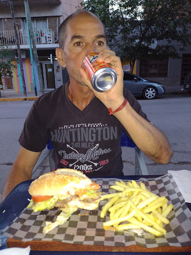 Hipólito Yrigoyen 321, Q8302 Neuquén