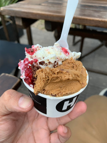 Opinii despre Heladeria H - Sucursal La Plata în La Plata - Gastronomía y hostelería