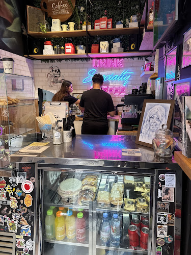 Paradigma Coffee & Deli - Belén de Escobar