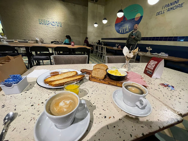 Nipoti Shopping - Mendoza